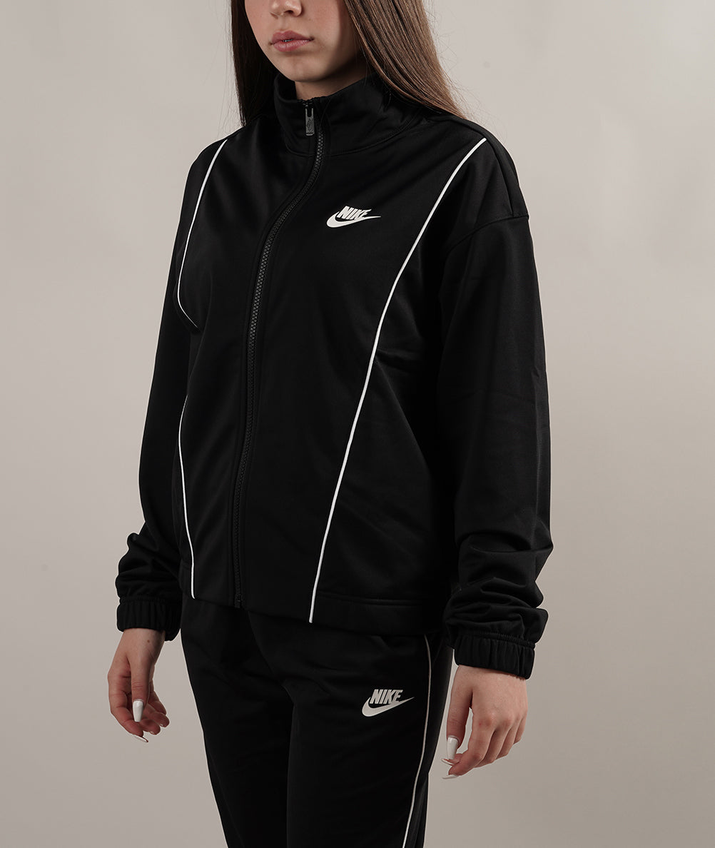 
                  
                    NIKE Tuta da Donna Fitted Sportswear
                  
                