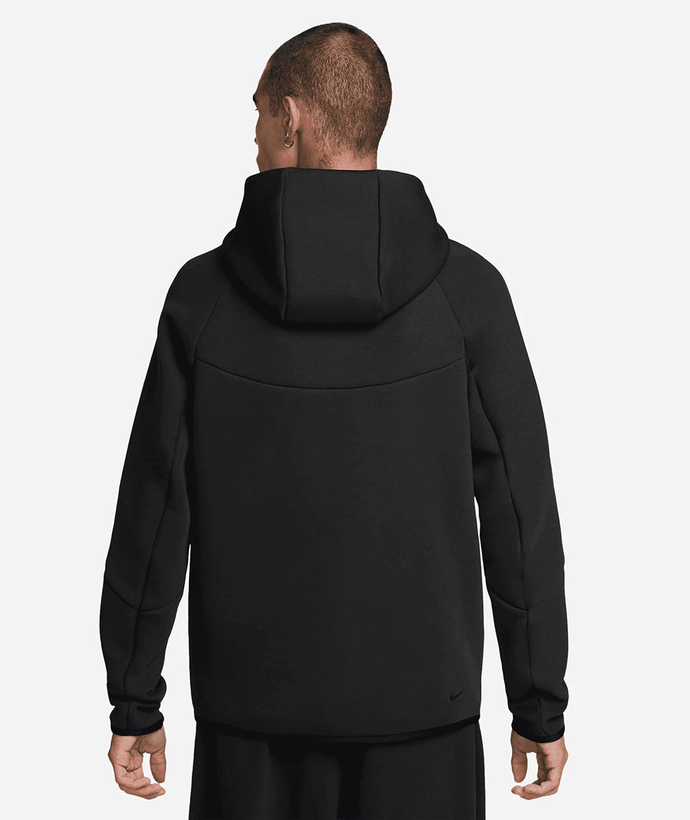 
                  
                    NIKE FELPE TECH FLEECE
                  
                
