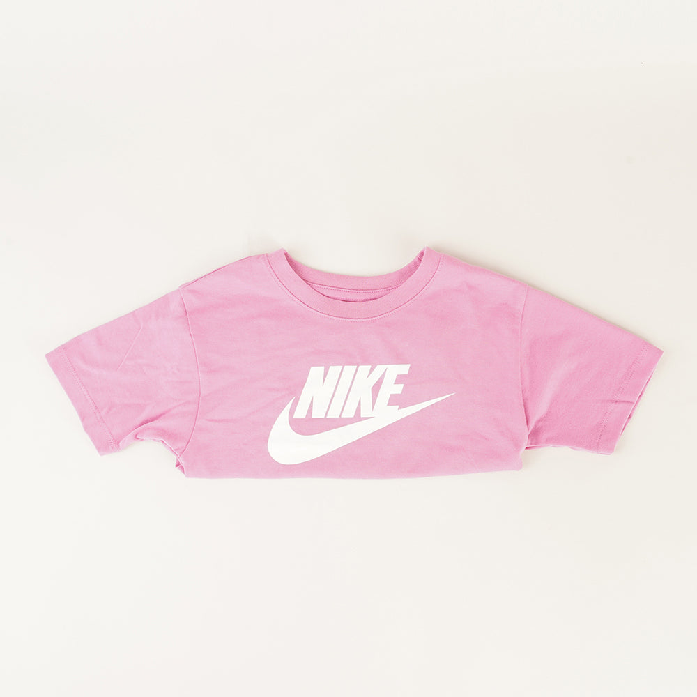 
                  
                    NIKE T-SHIRT BASIC
                  
                
