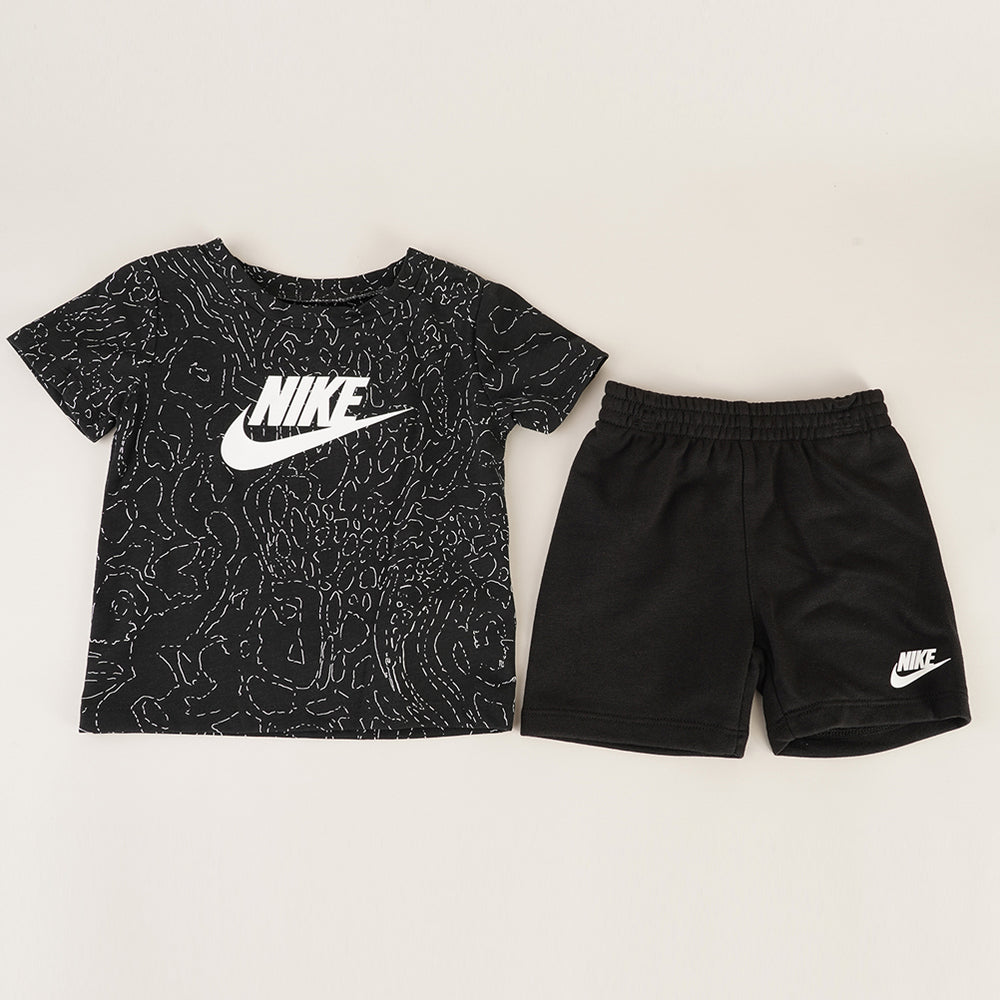 
                  
                    NIKE BLACK
                  
                