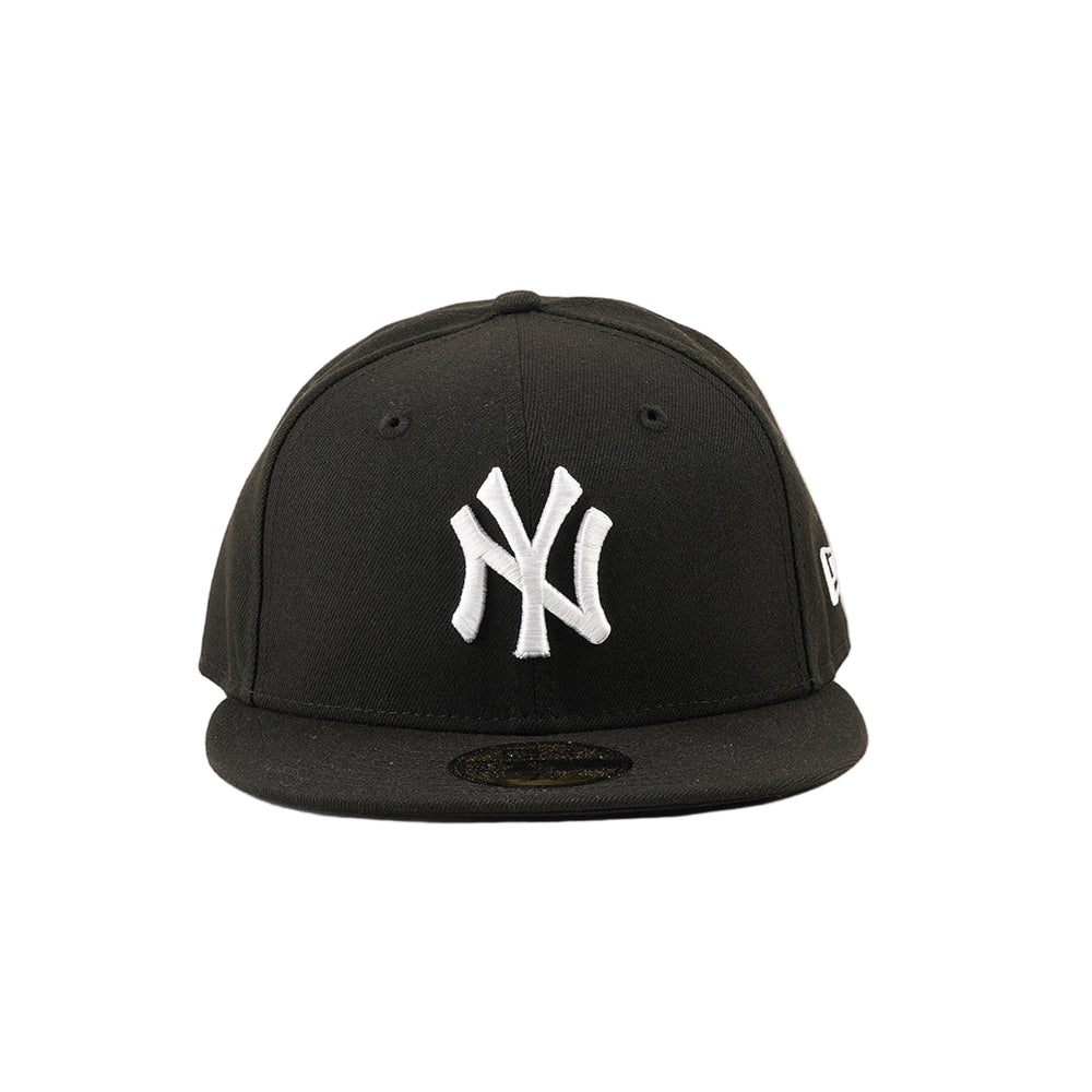 
                  
                    NEW ERA MLB BASIC NEYYAN
                  
                