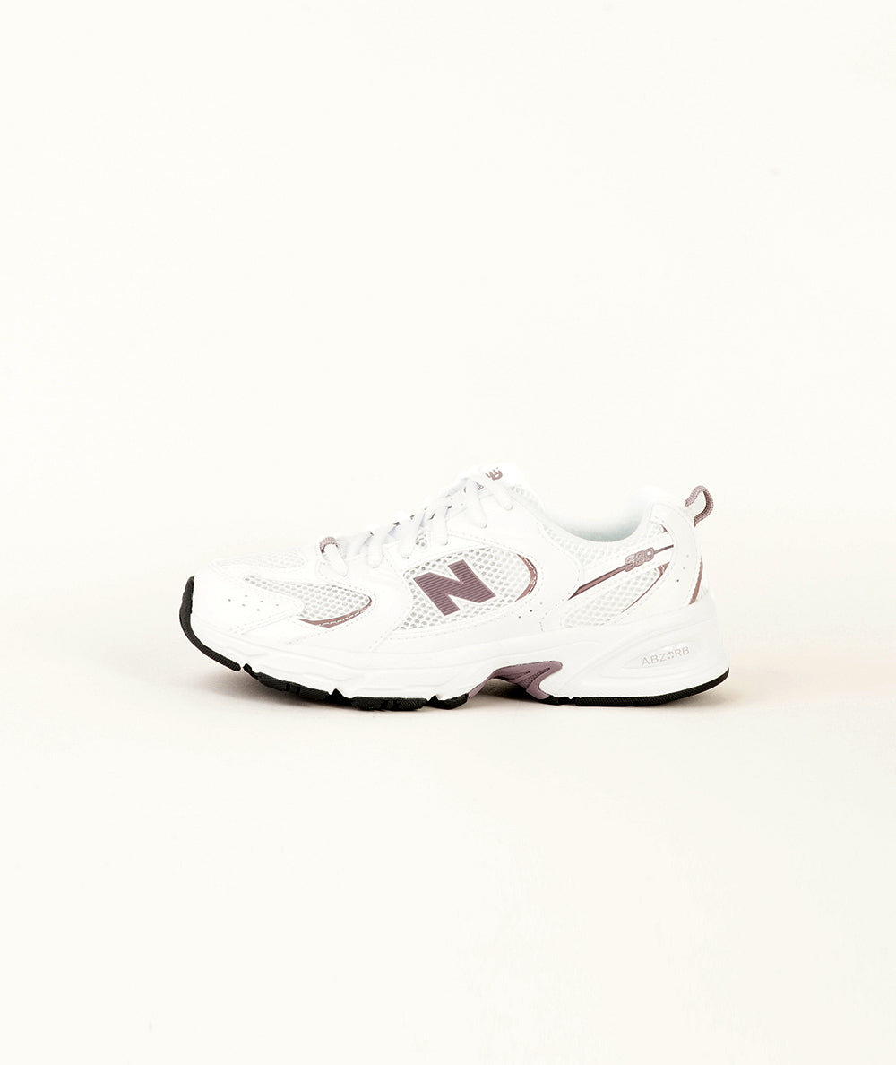 
                  
                    NEW BALANCE 530
                  
                