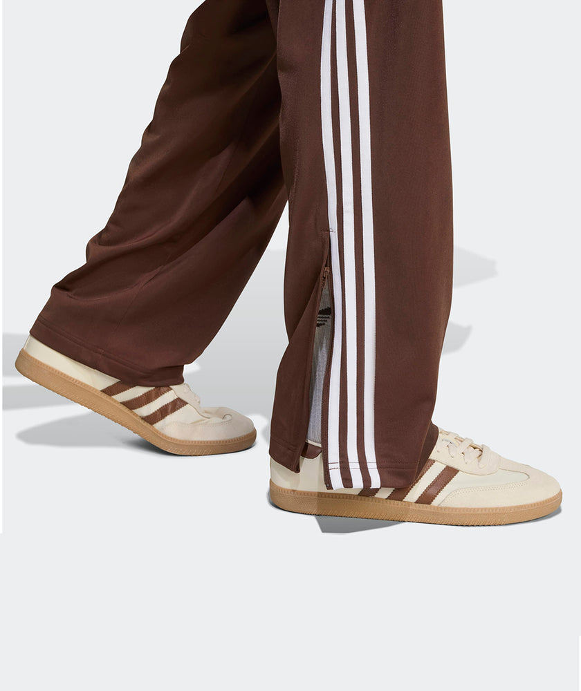 
                  
                    ADIDAS TRACK PANT ADICOLOR
                  
                