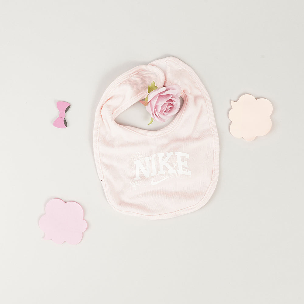 
                  
                    NIKE HOODIE SET
                  
                