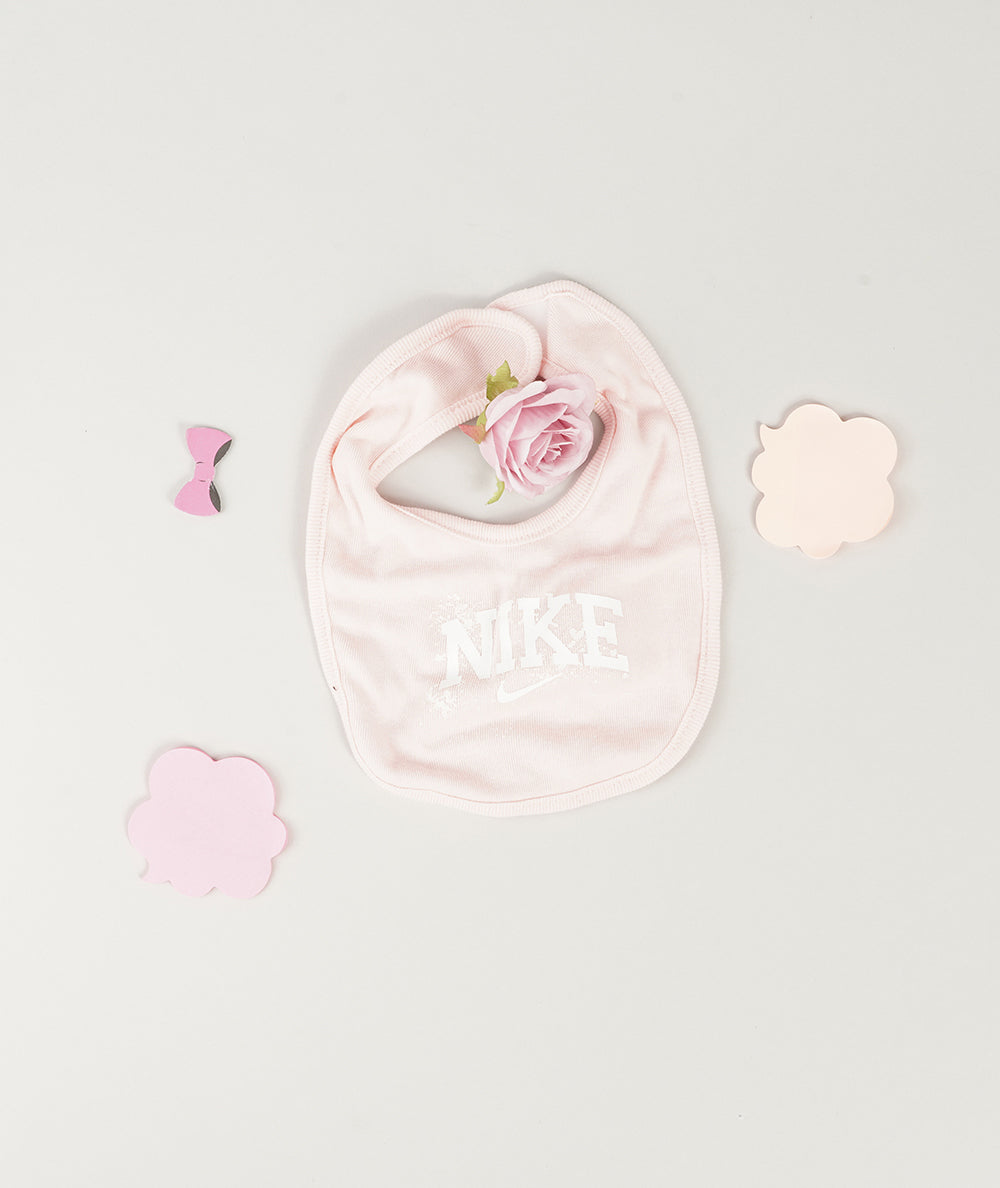
                  
                    NIKE HOODIE SET
                  
                