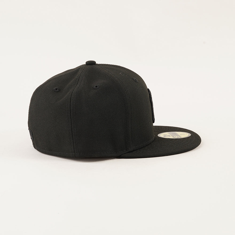 
                  
                    NEW ERA BLACK ON BLACK
                  
                