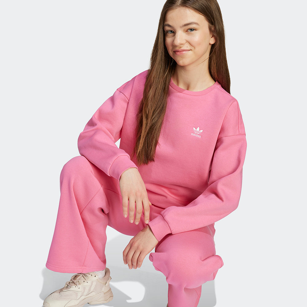 
                  
                    ADIDAS Boyfriend
                  
                