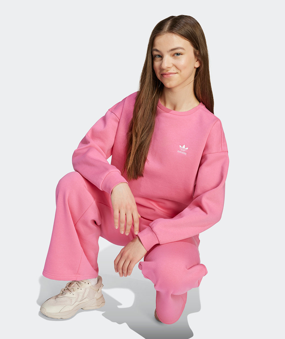 
                  
                    ADIDAS Boyfriend
                  
                