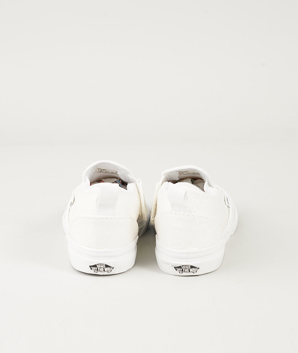 
                  
                    VANS SLIP-ON V
                  
                