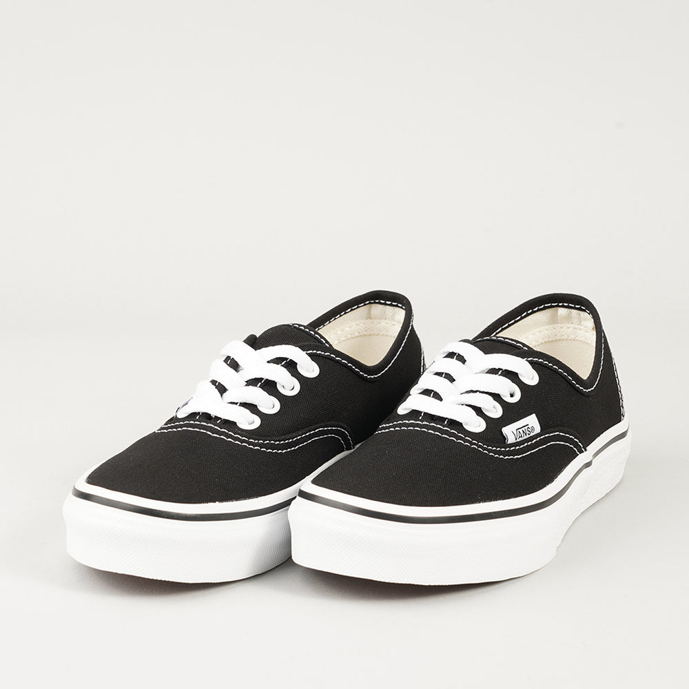 
                  
                    VANS AUTHENTIC
                  
                