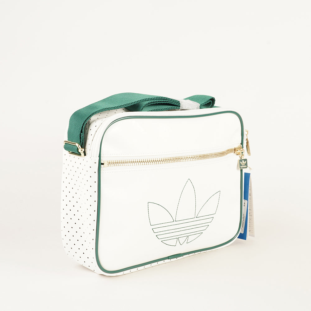 
                  
                    ADIDAS AIRLINER
                  
                