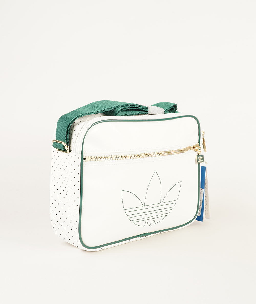 
                  
                    ADIDAS AIRLINER
                  
                