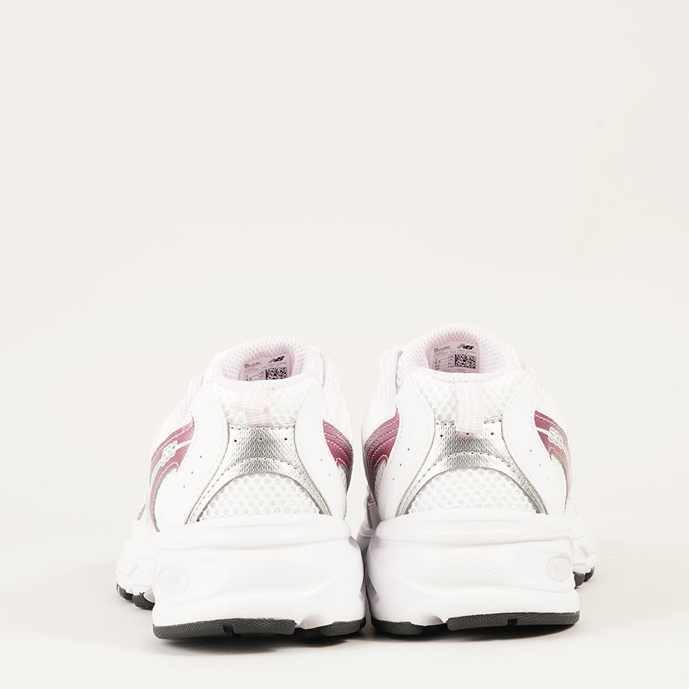 
                  
                    NEW BALANCE NEW BALANCE 530
                  
                