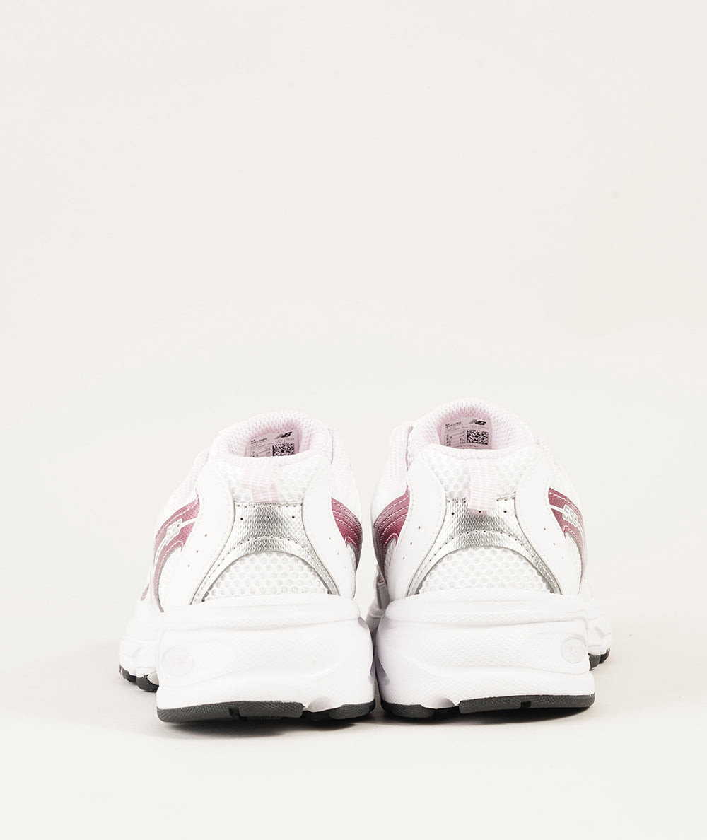 
                  
                    NEW BALANCE NEW BALANCE 530
                  
                