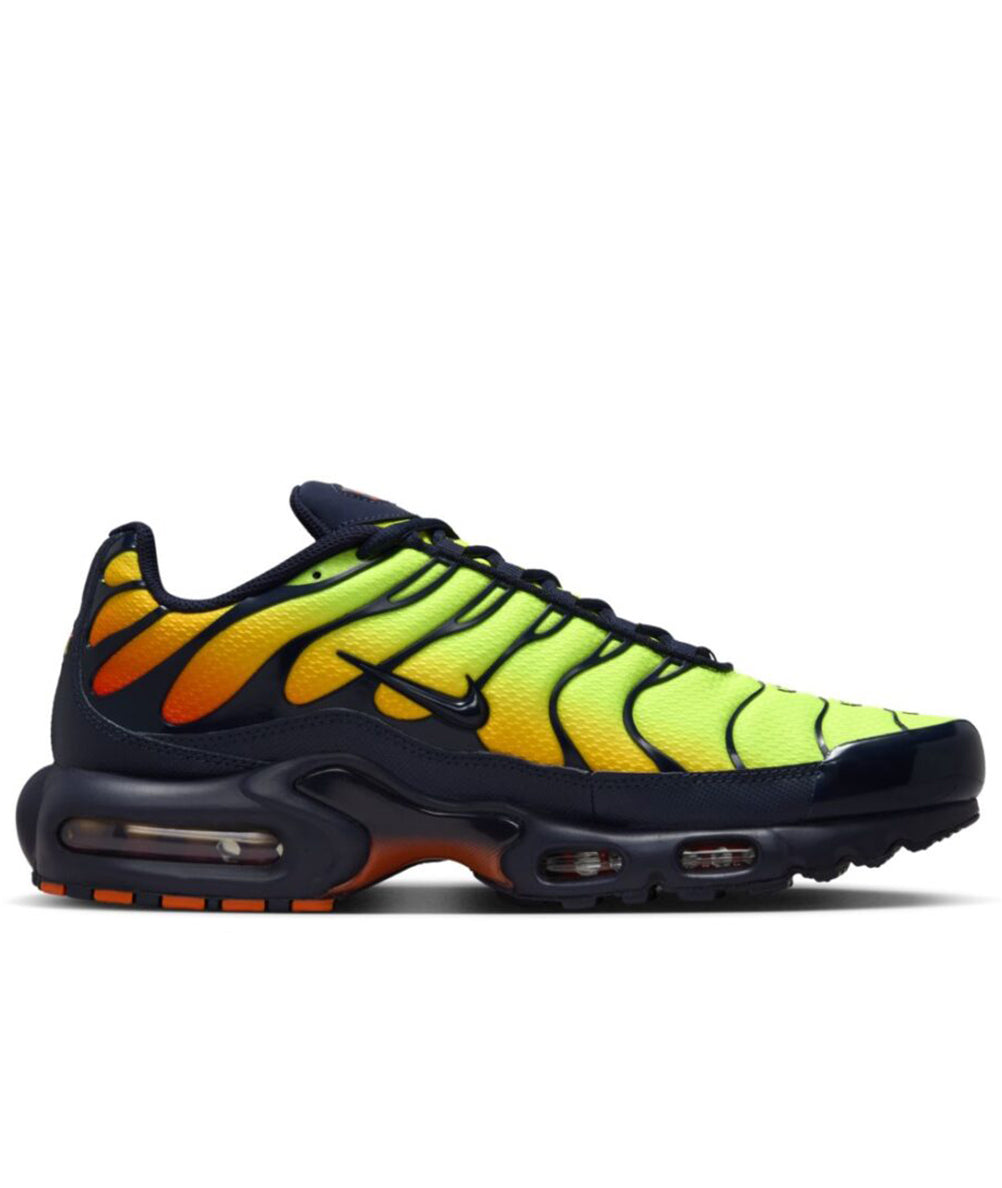 
                  
                    NIKE AIR MAX PLUS
                  
                