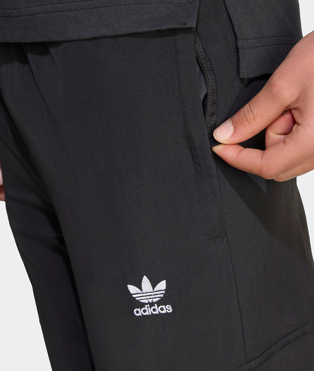 
                  
                    ADIDAS OH WOVEN CARGO
                  
                