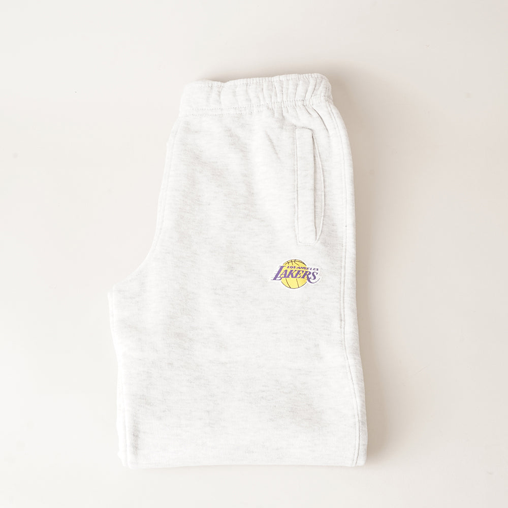 
                  
                    NBA PANTALONI NBA
                  
                