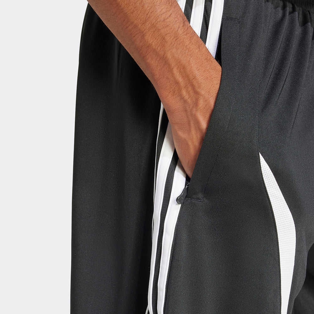 
                  
                    ADIDAS TEAMGEIST
                  
                