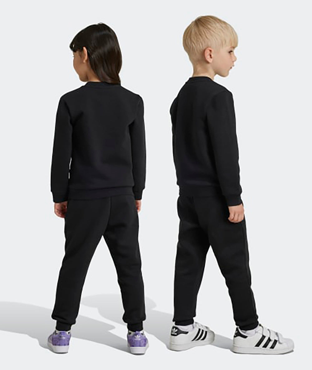 
                  
                    ADIDAS CREW SET
                  
                