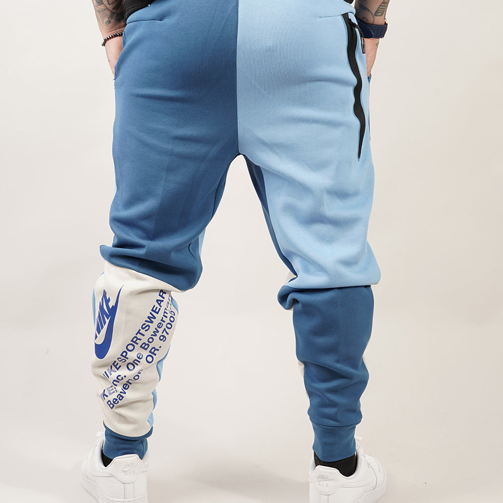 
                  
                    NIKE TECH FLEECE
                  
                