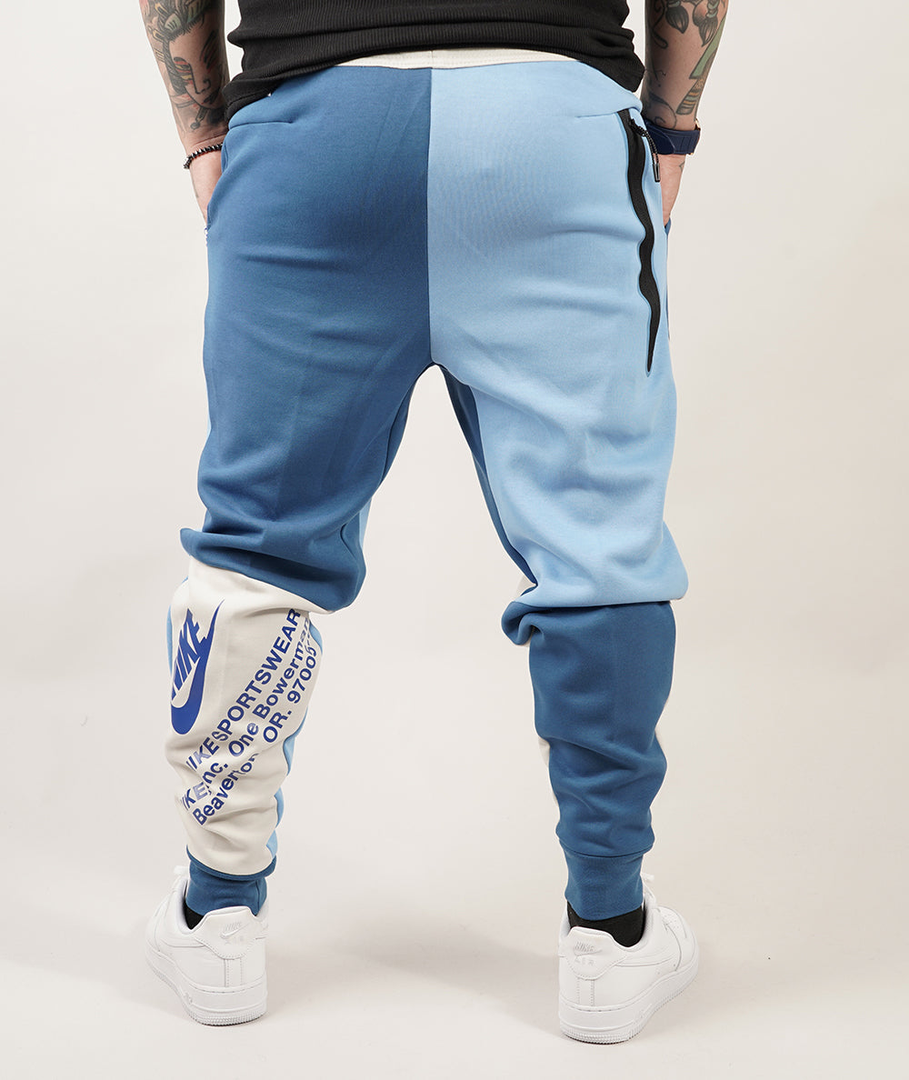 
                  
                    NIKE TECH FLEECE
                  
                