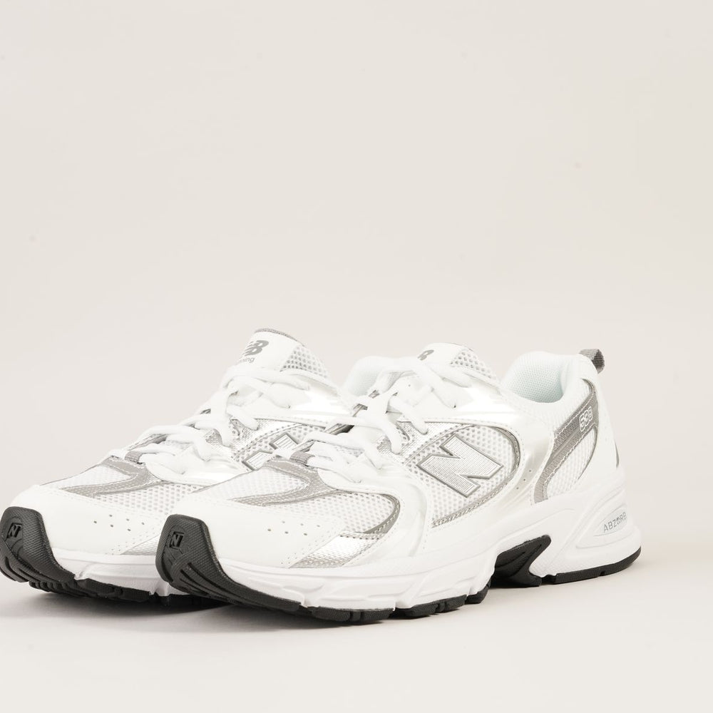 
                  
                    NEW BALANCE NEW BALANCE 530
                  
                