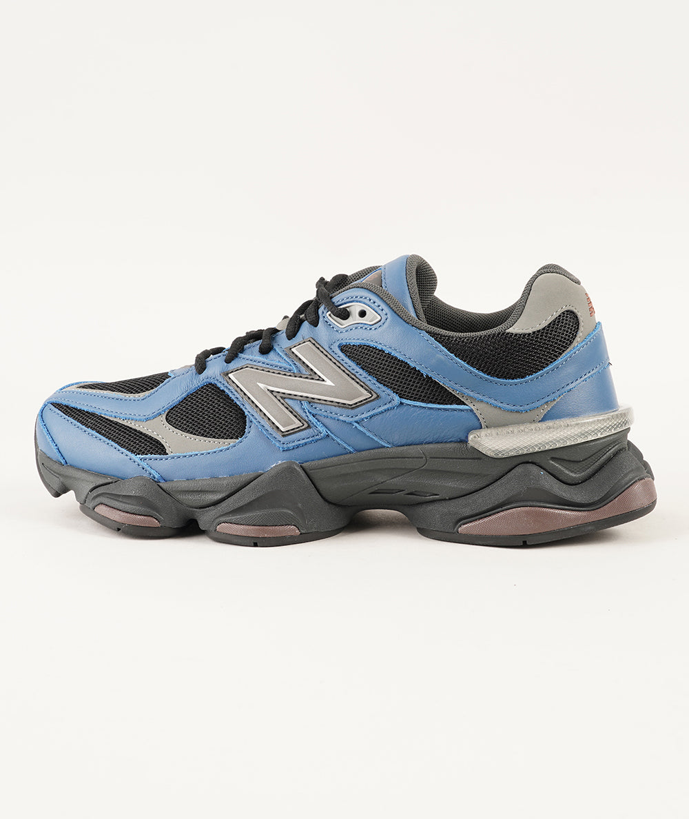 
                  
                    NEW BALANCE 9060
                  
                