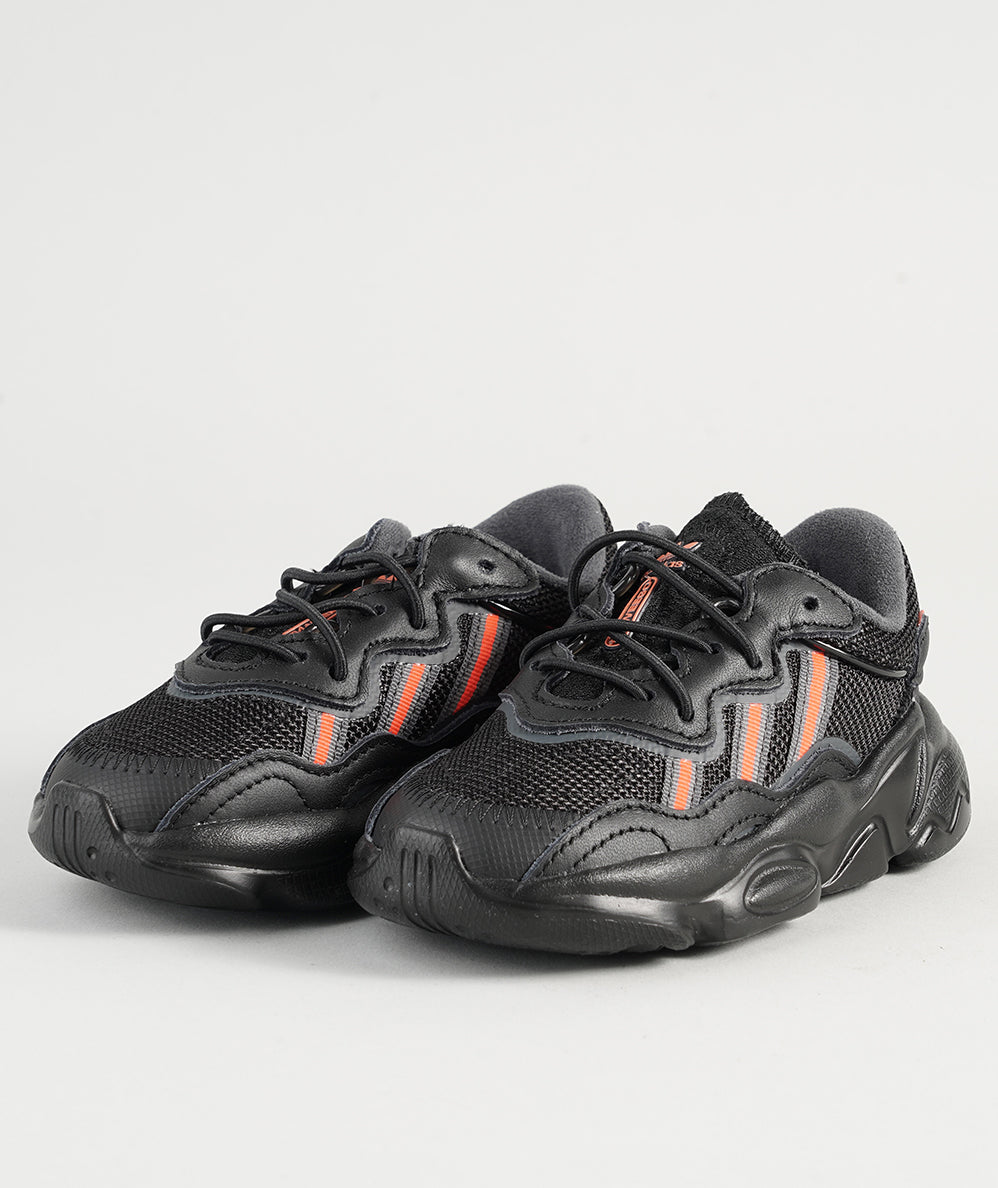 
                  
                    ADIDAS OZWEEGO
                  
                