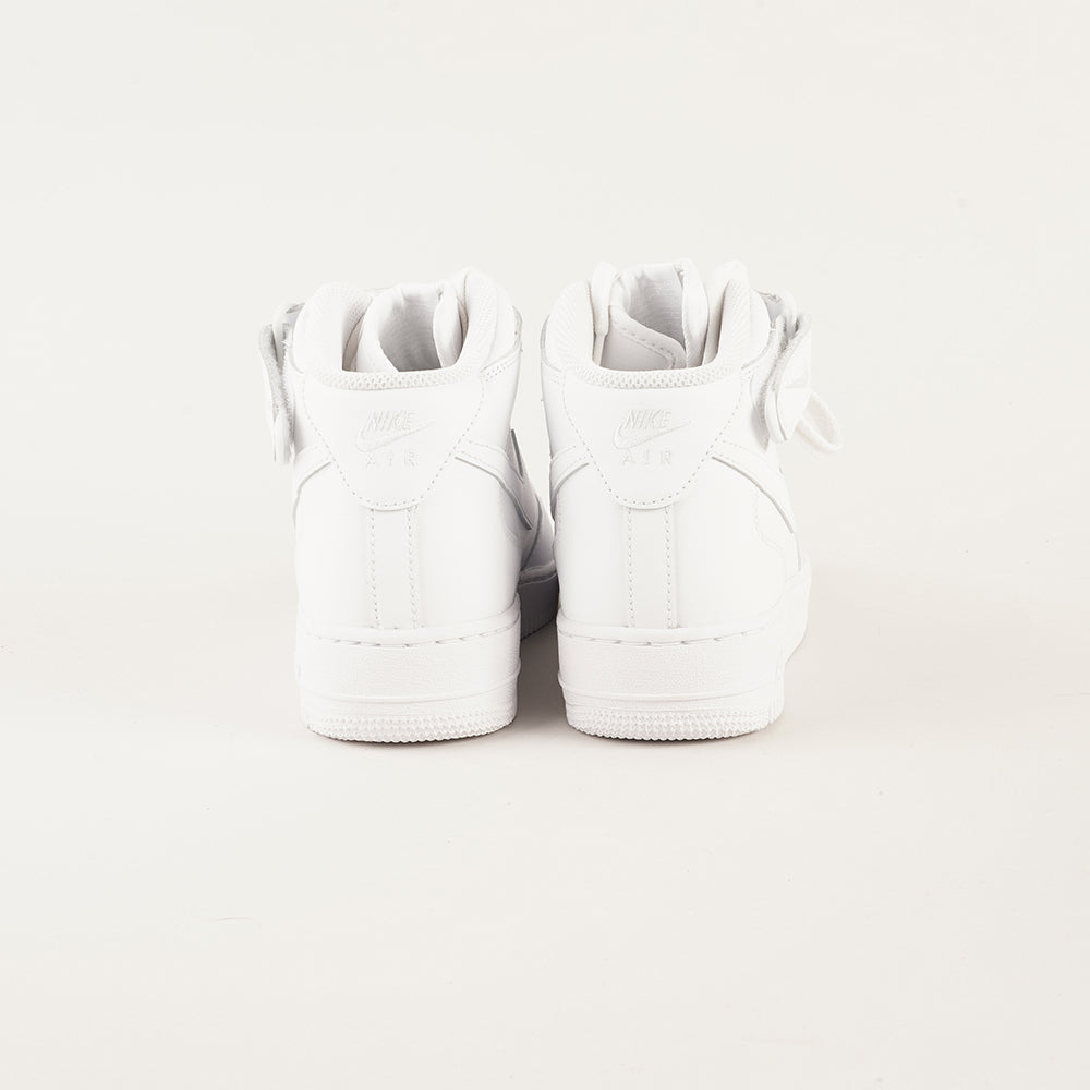 
                  
                    NIKE AIR FORCE 1 07 MID
                  
                