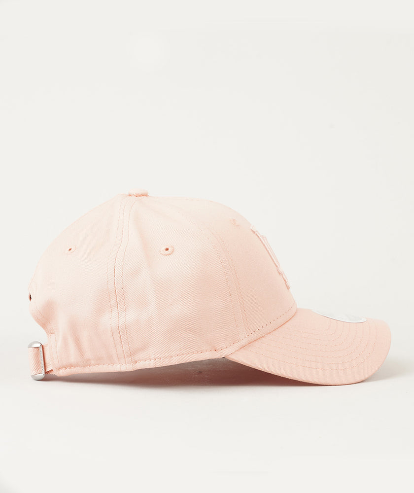
                  
                    NEW ERA BERRETTO
                  
                