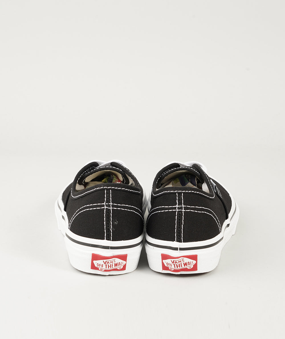 
                  
                    VANS AUTHENTIC
                  
                