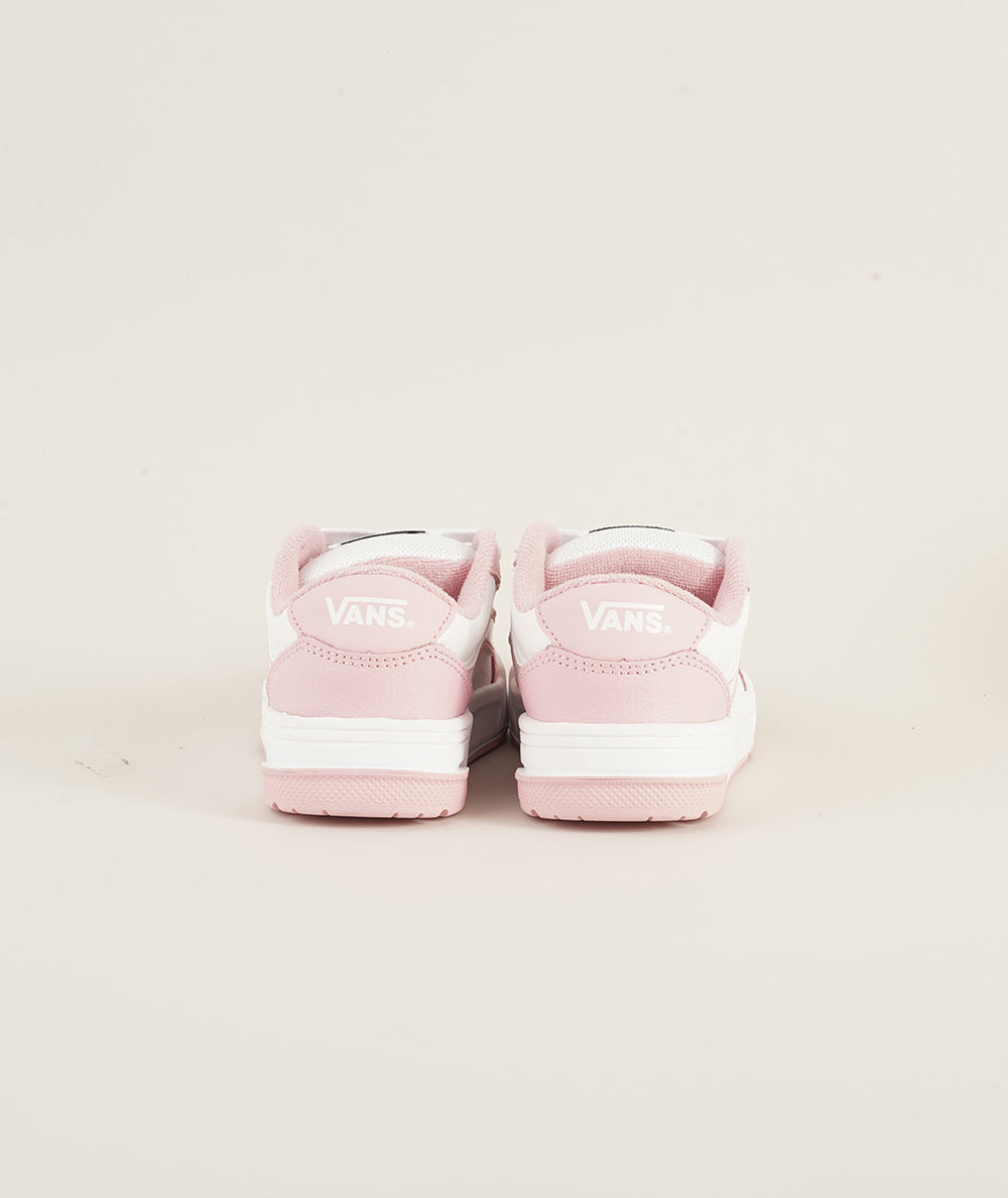 
                  
                    VANS HYLANE
                  
                