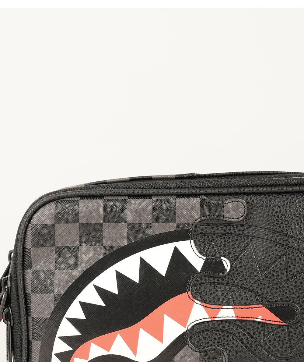 
                  
                    SPRAYGROUND UNFINISHED SHARK TOILETRY
                  
                