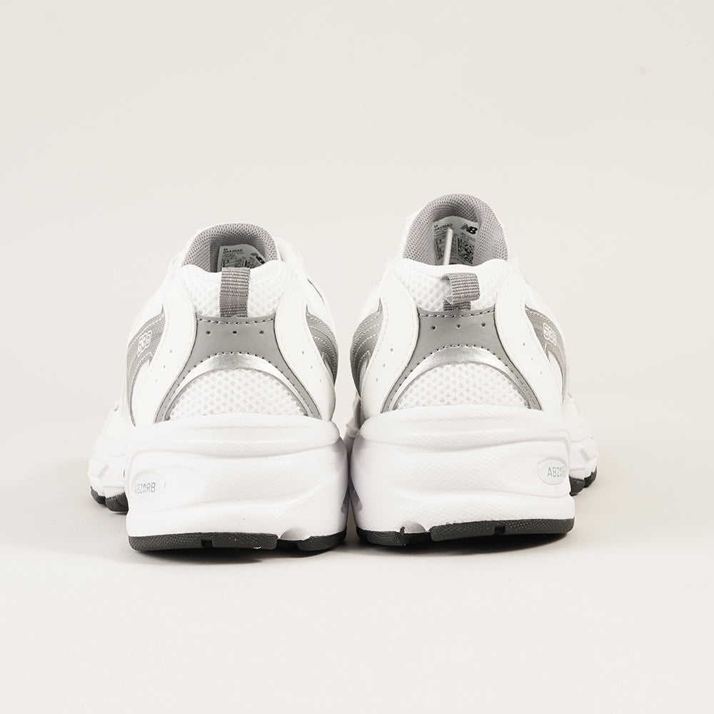
                  
                    NEW BALANCE NEW BALANCE 530
                  
                