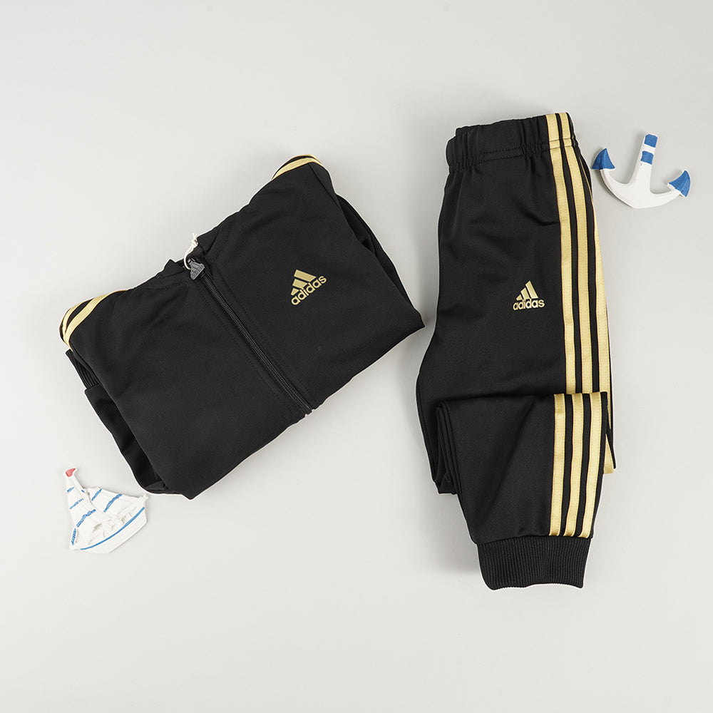 
                  
                    ADIDAS ESSENTIALS
                  
                