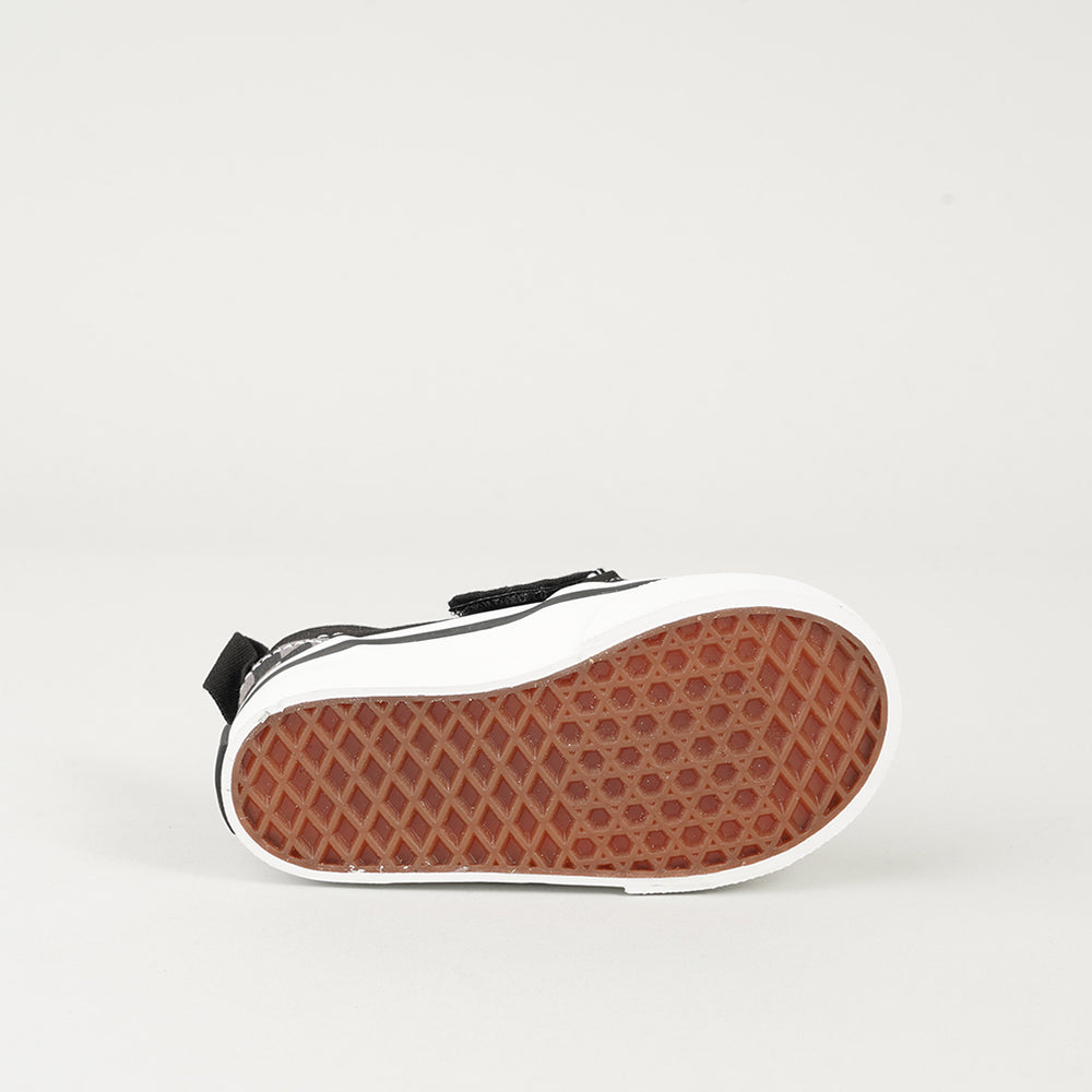 
                  
                    VANS SLIP-ON V
                  
                