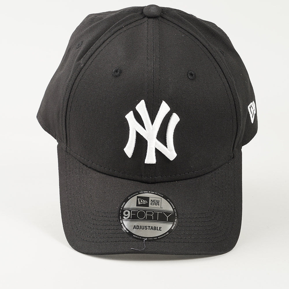 
                  
                    NEW ERA BERRETTO
                  
                