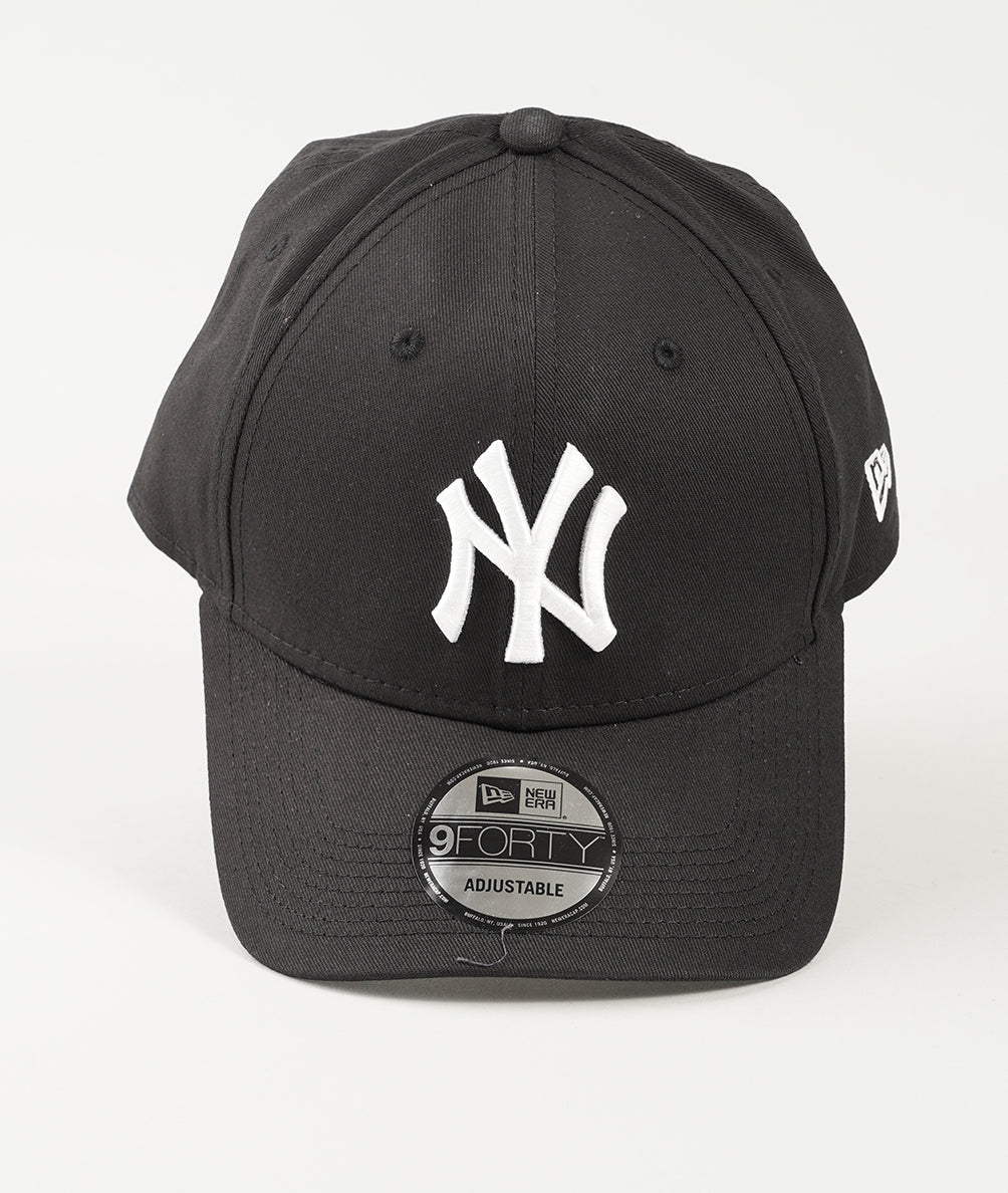 
                  
                    NEW ERA BERRETTO
                  
                