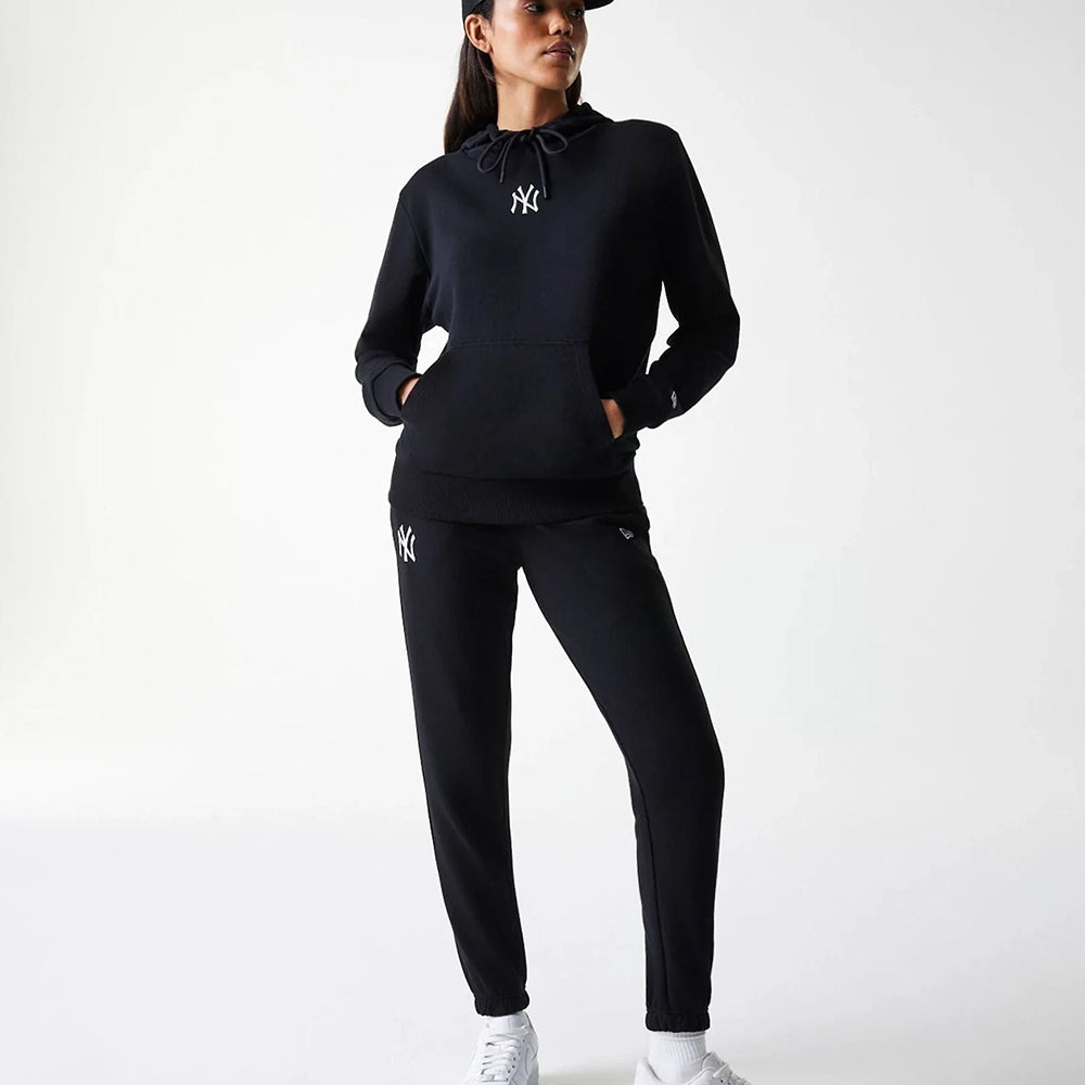 
                  
                    NEW ERA JOGGERS
                  
                