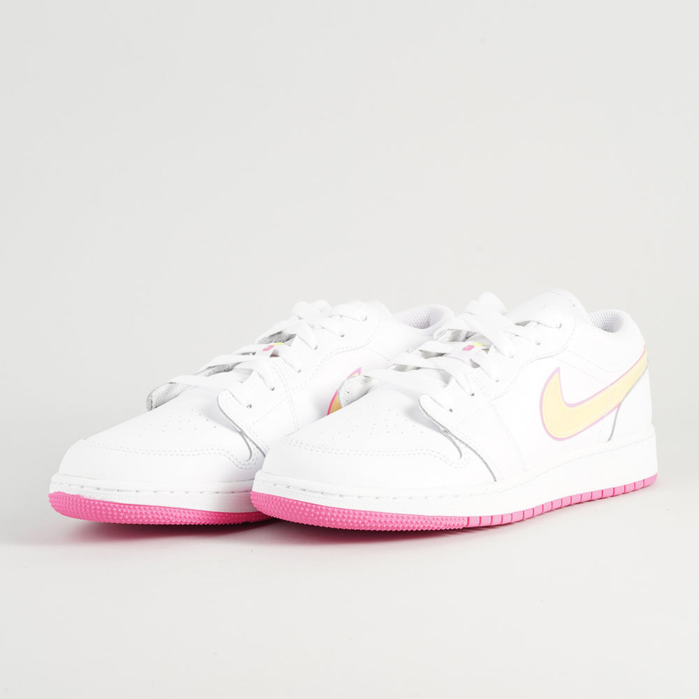 
                  
                    JORDAN 1 LOW
                  
                