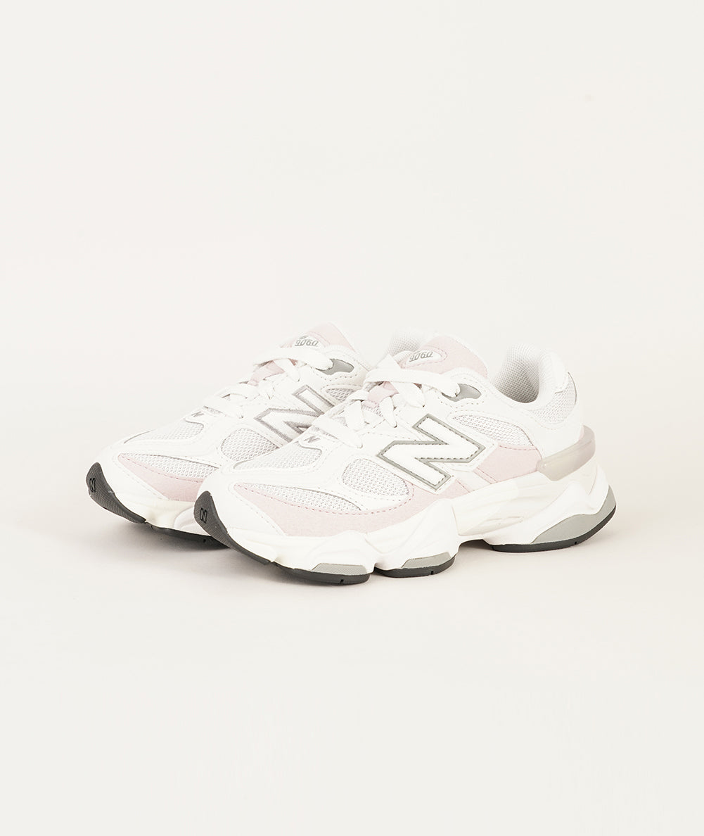 
                  
                    NEW BALANCE 9060
                  
                