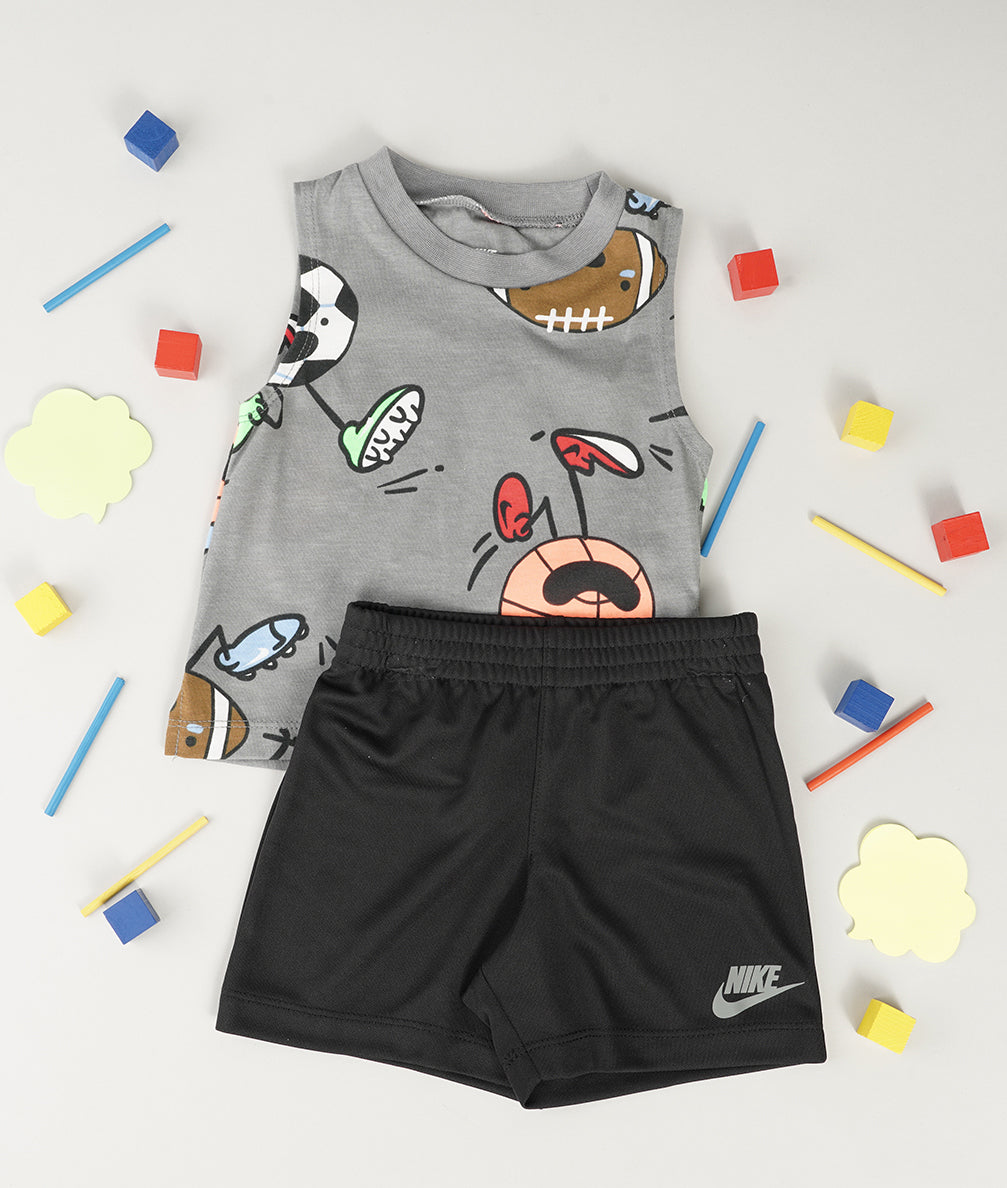 
                  
                    NIKE BIG LOGO
                  
                