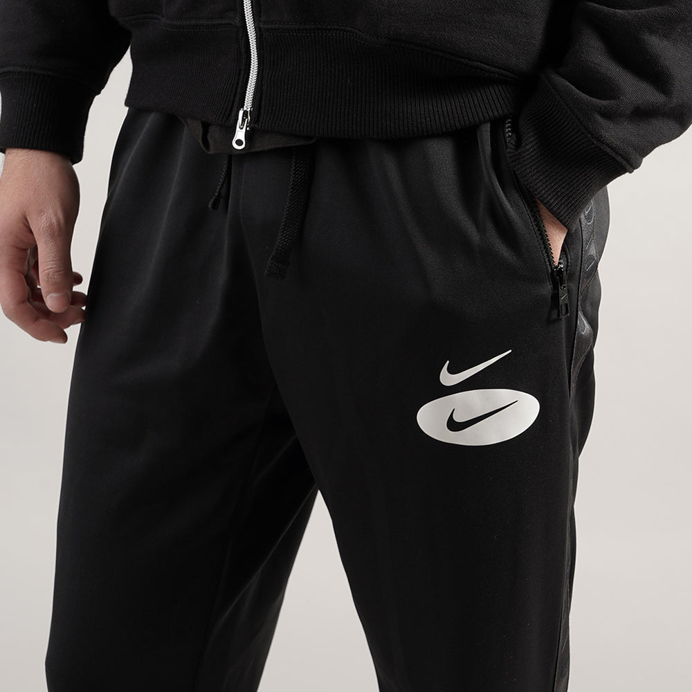 
                  
                    NIKE SPORTWEAR SWOOSH LEAGUE
                  
                