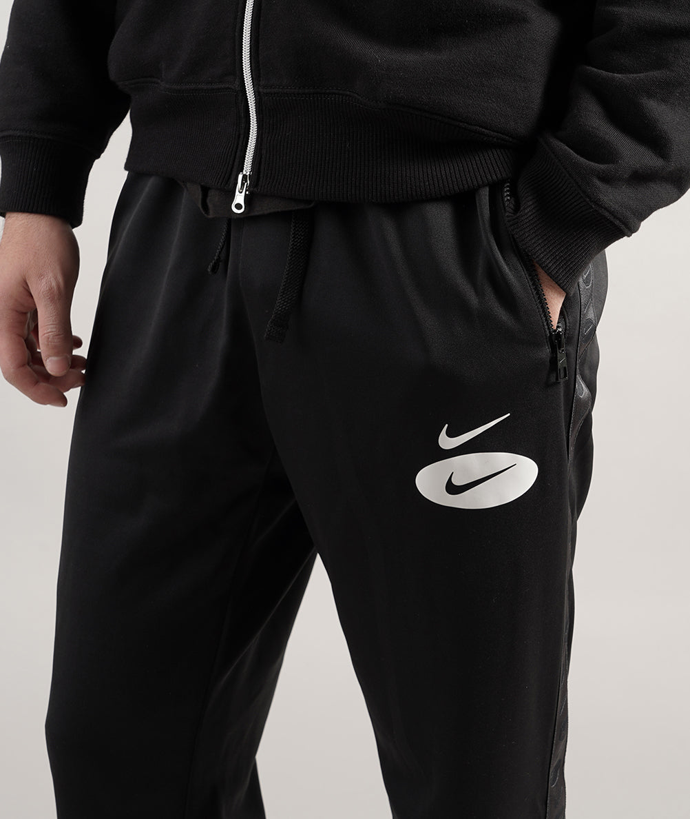
                  
                    NIKE SPORTWEAR SWOOSH LEAGUE
                  
                