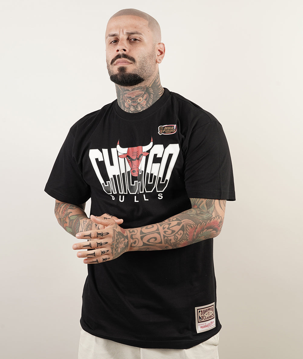 
                  
                    MITCHELL & NESS CHICAGO BULLS
                  
                