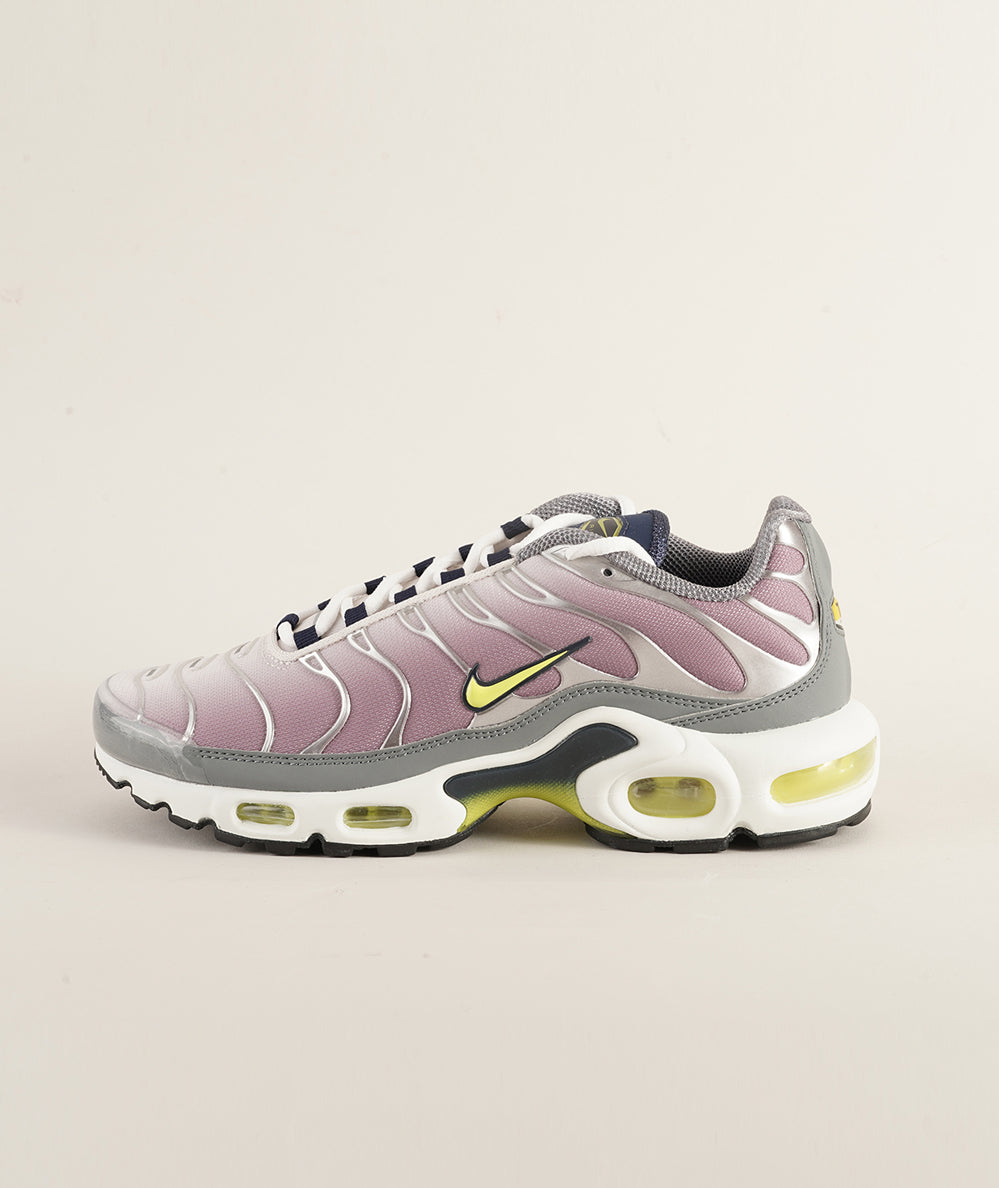 NIKE AIR MAX PLUS