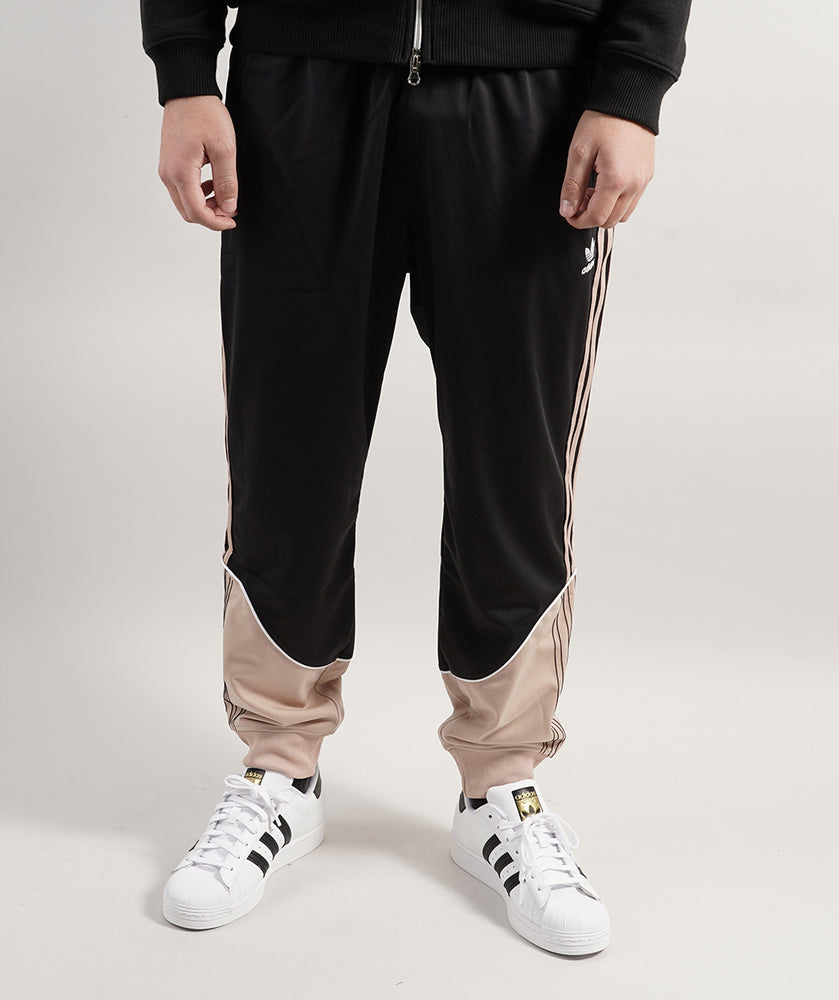 
                  
                    ADIDAS TRACK PANTS TRICOT SST
                  
                