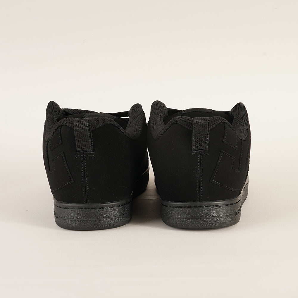 
                  
                    DCSHOECOUSA COURT GRAFFIK
                  
                