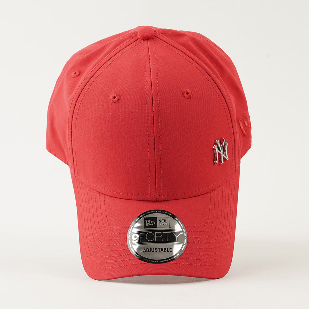 
                  
                    NEW ERA BERRETTO
                  
                