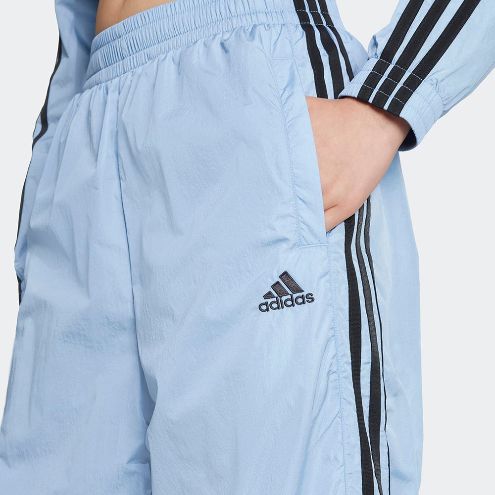
                  
                    ADIDAS TEAMGEIST TP
                  
                